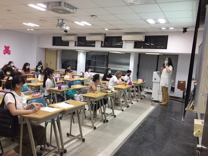 「有限的時間養成雙軌能力」是長庚科大進修推廣處的辦學宗旨圖片